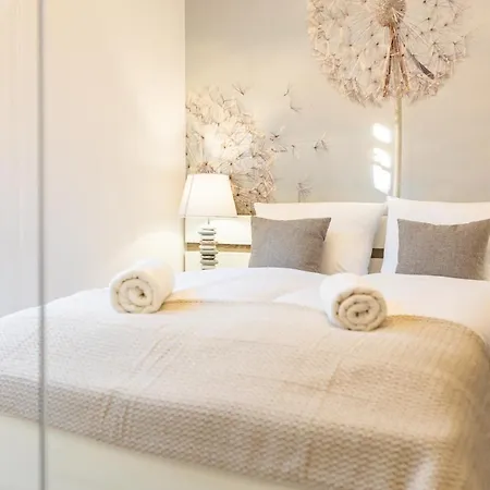 Apartmán Z Historia, Klahra Myweek *