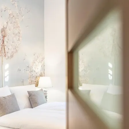 Z Historia, Klahra Myweek Lądek-Zdrój