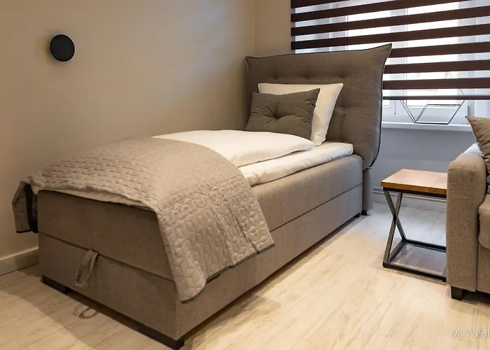 Διαμέρισμα Z Historia, Klahra Myweek