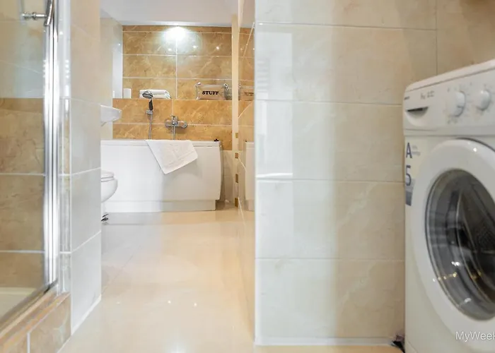 Διαμέρισμα Z Historia, Klahra Myweek *